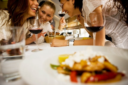 5 trucos para sorprender en una cena con amigas